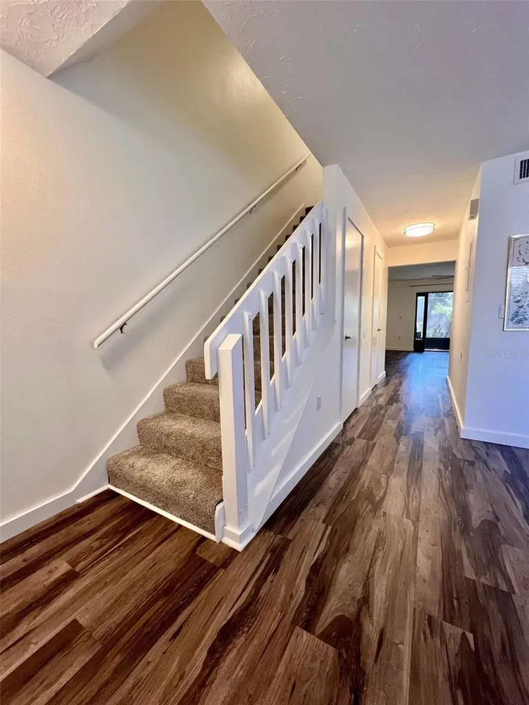 984 Sunridge Drive Sarasota FL 34234