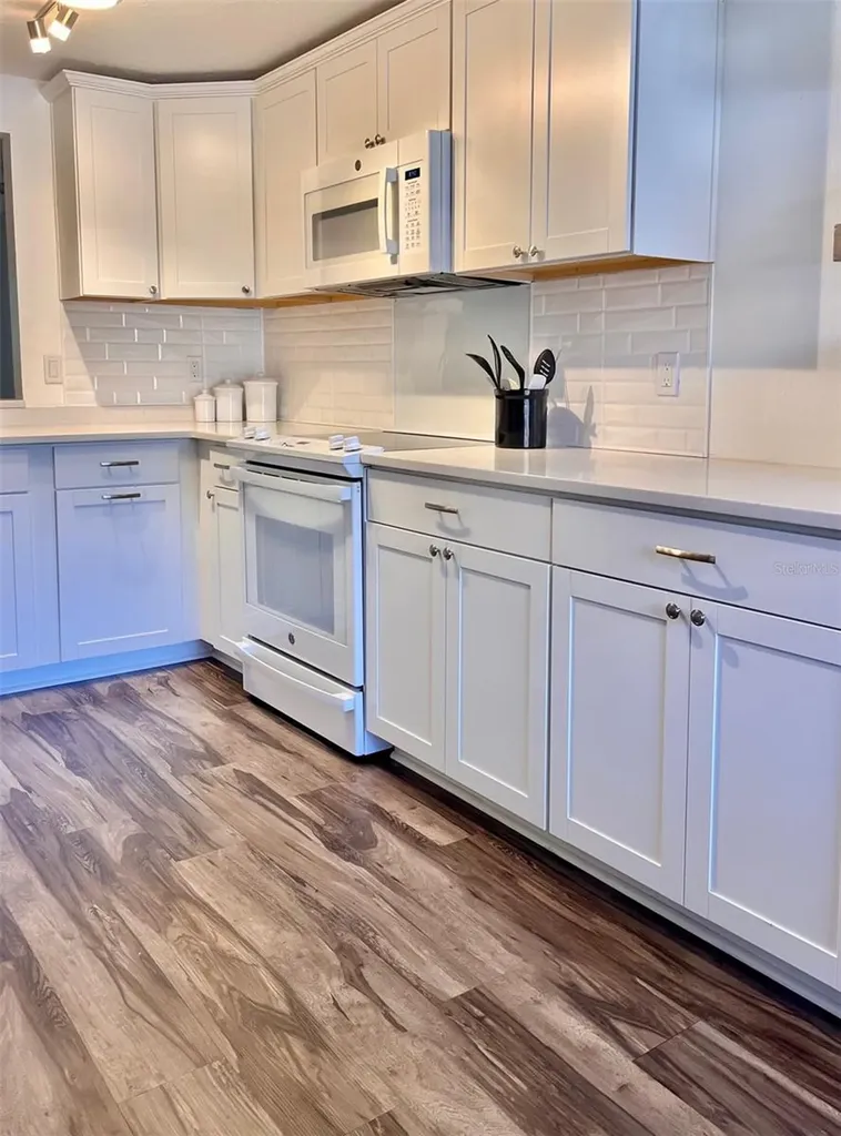 984 Sunridge Drive Sarasota FL 34234