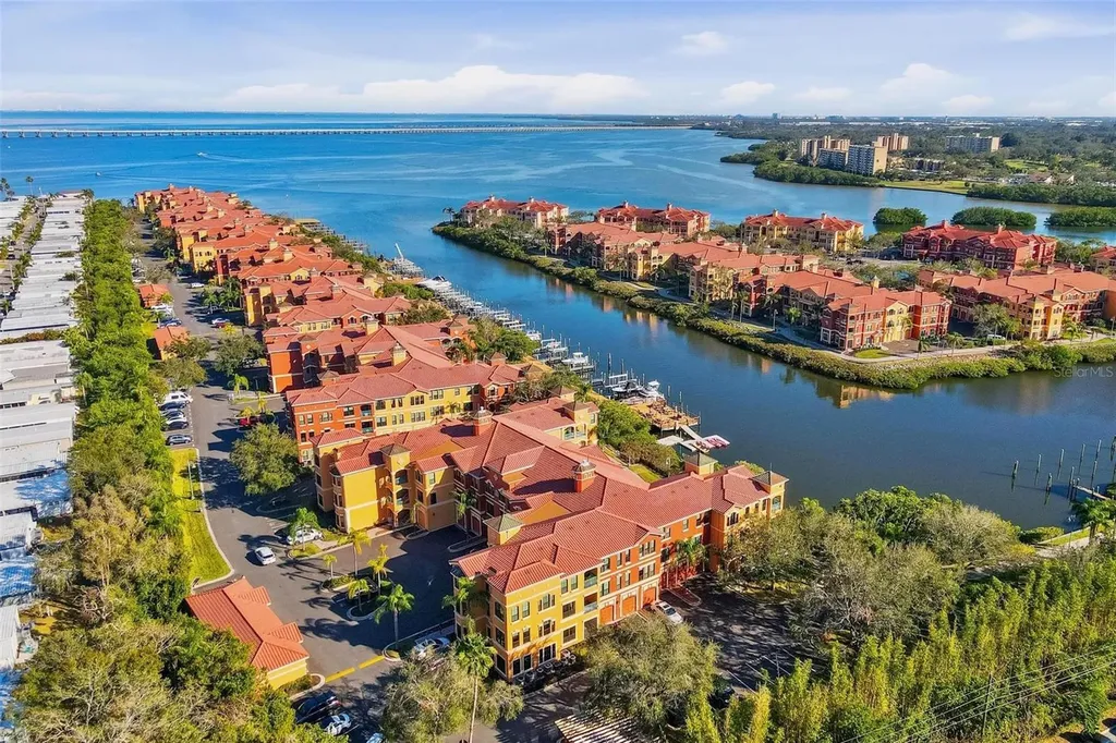 2717 Via Cipriani Clearwater FL 33764