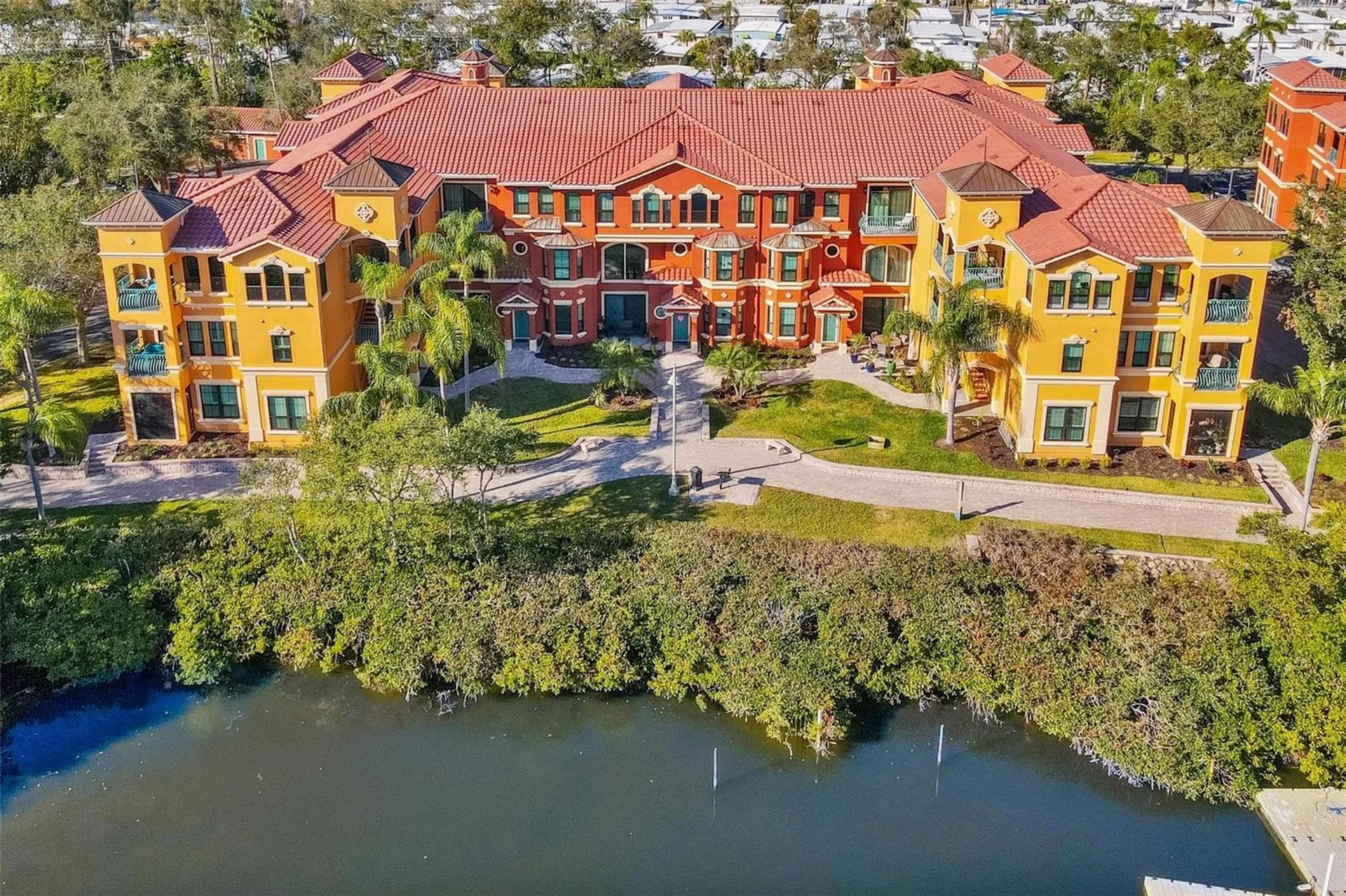 2717 Via Cipriani Clearwater FL 33764