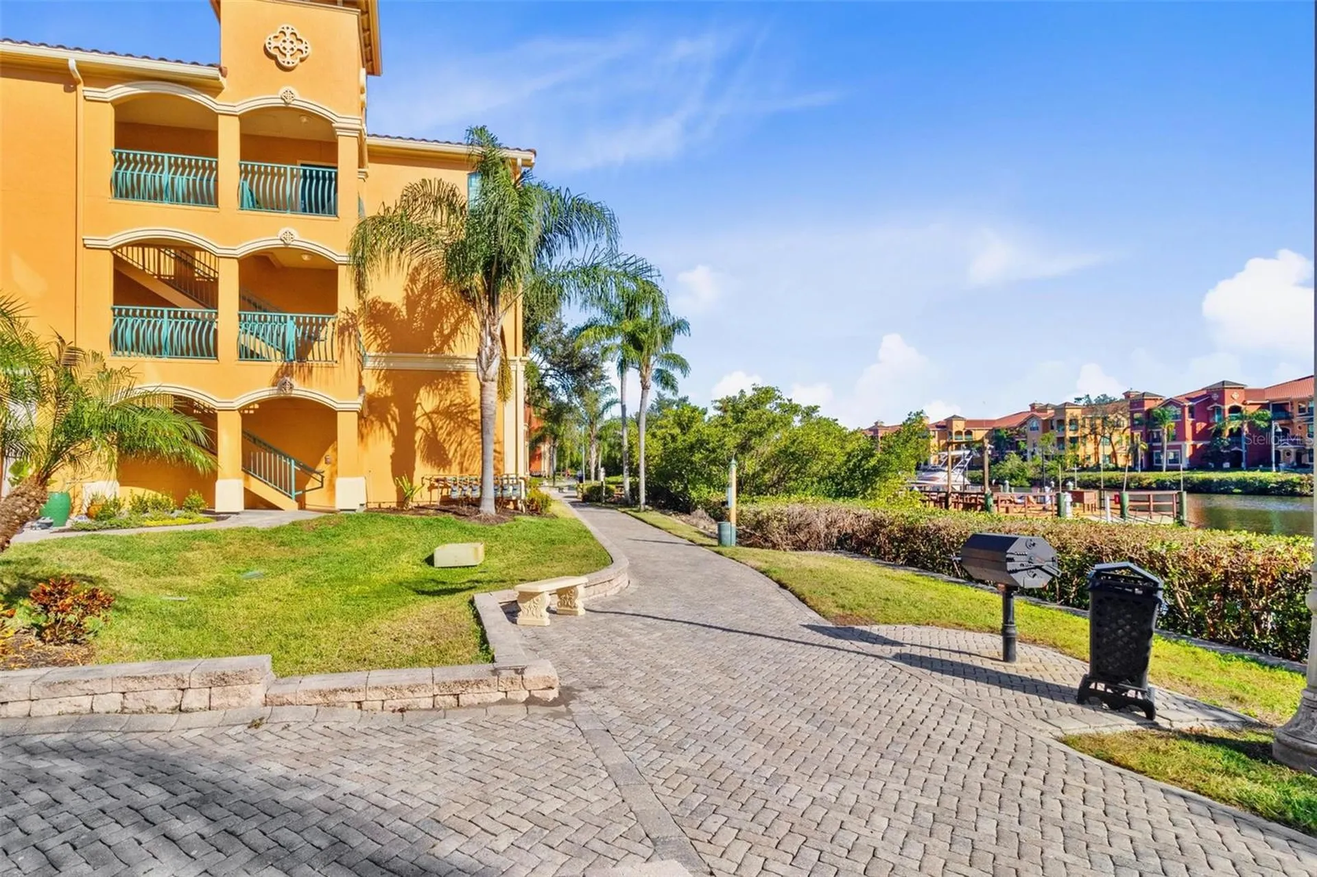 2717 Via Cipriani Clearwater FL 33764
