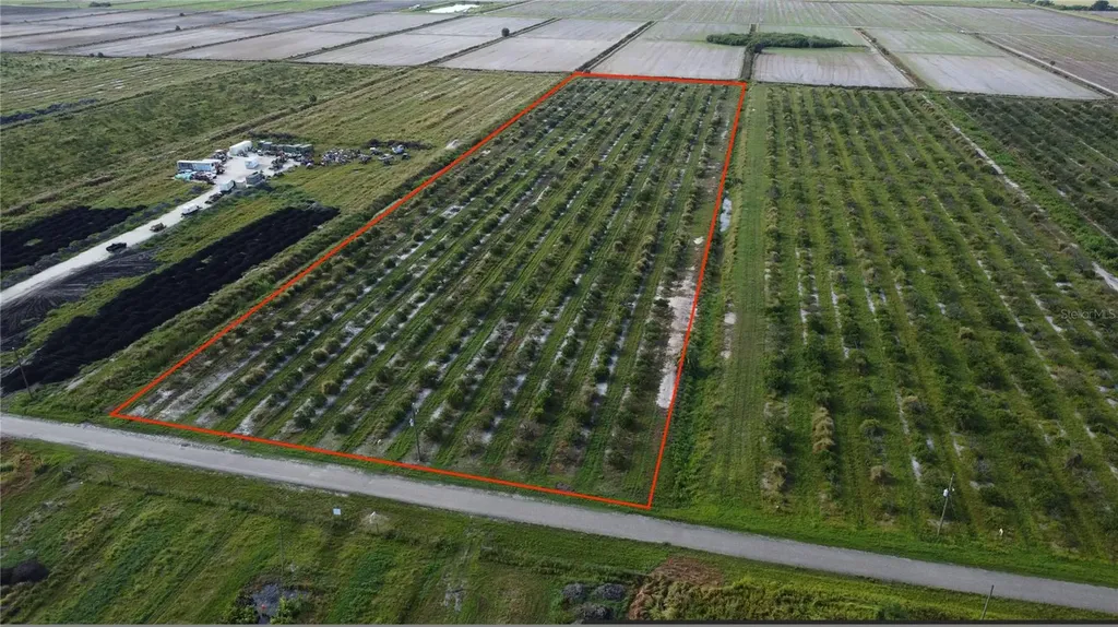 45137 (22-21) Narrow Lane Punta Gorda FL 33982