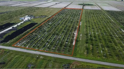 45137 (22-21) Narrow Lane Punta Gorda FL 33982