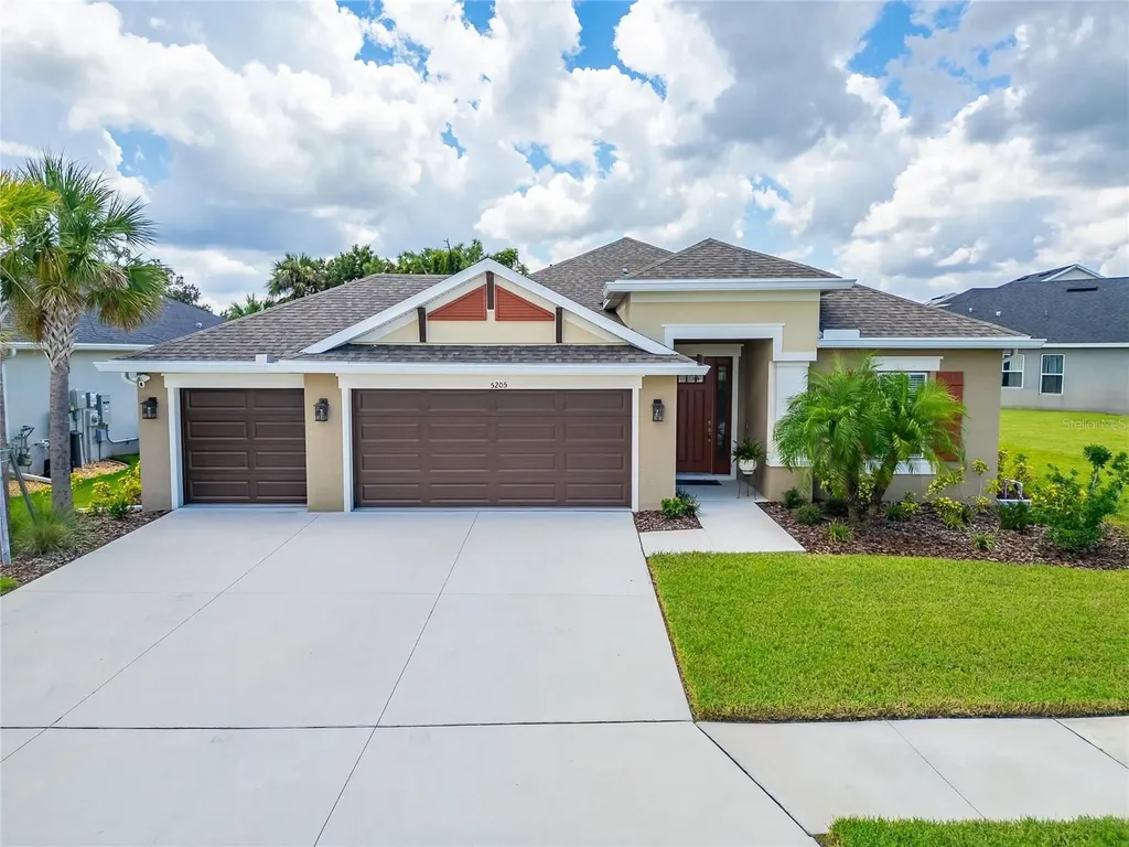 5205 Los Robles Court Palmetto FL 34221