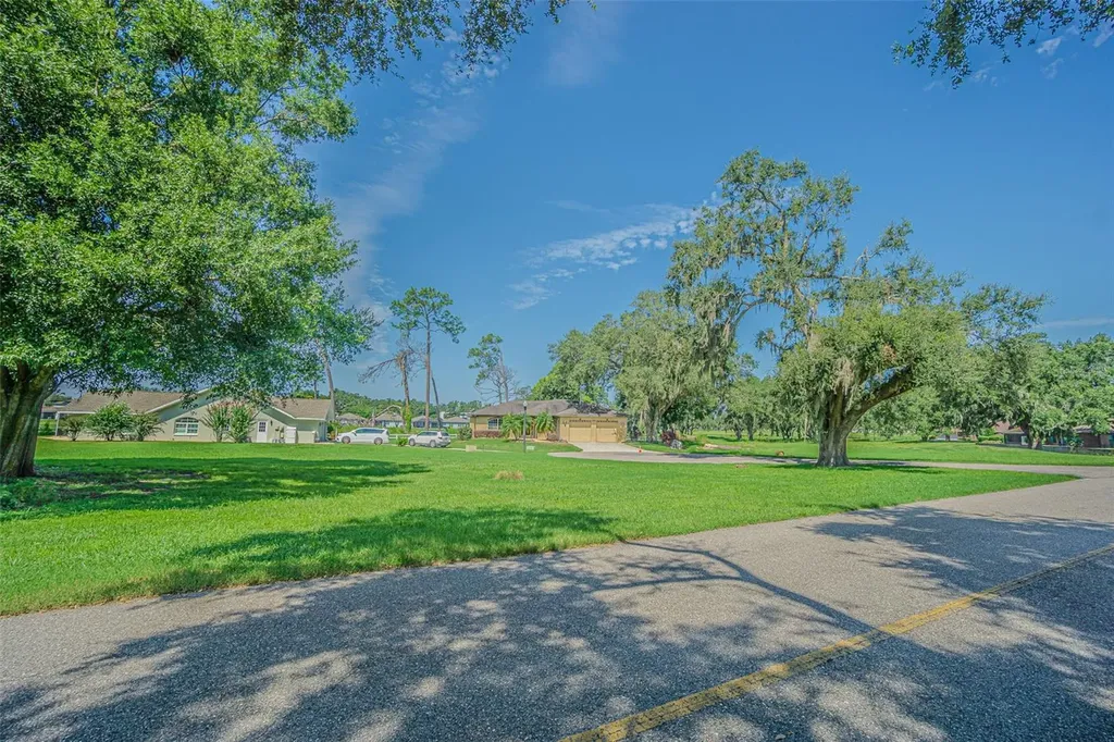 Brentwood Drive Zephyrhills FL 33542