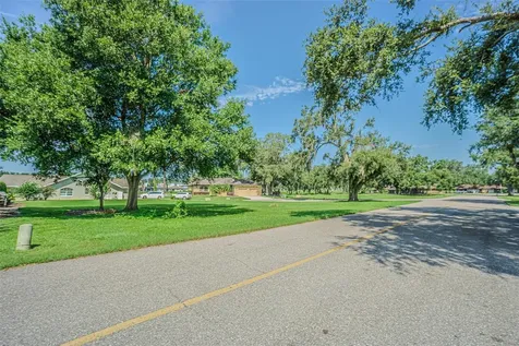 Brentwood Drive Zephyrhills FL 33542