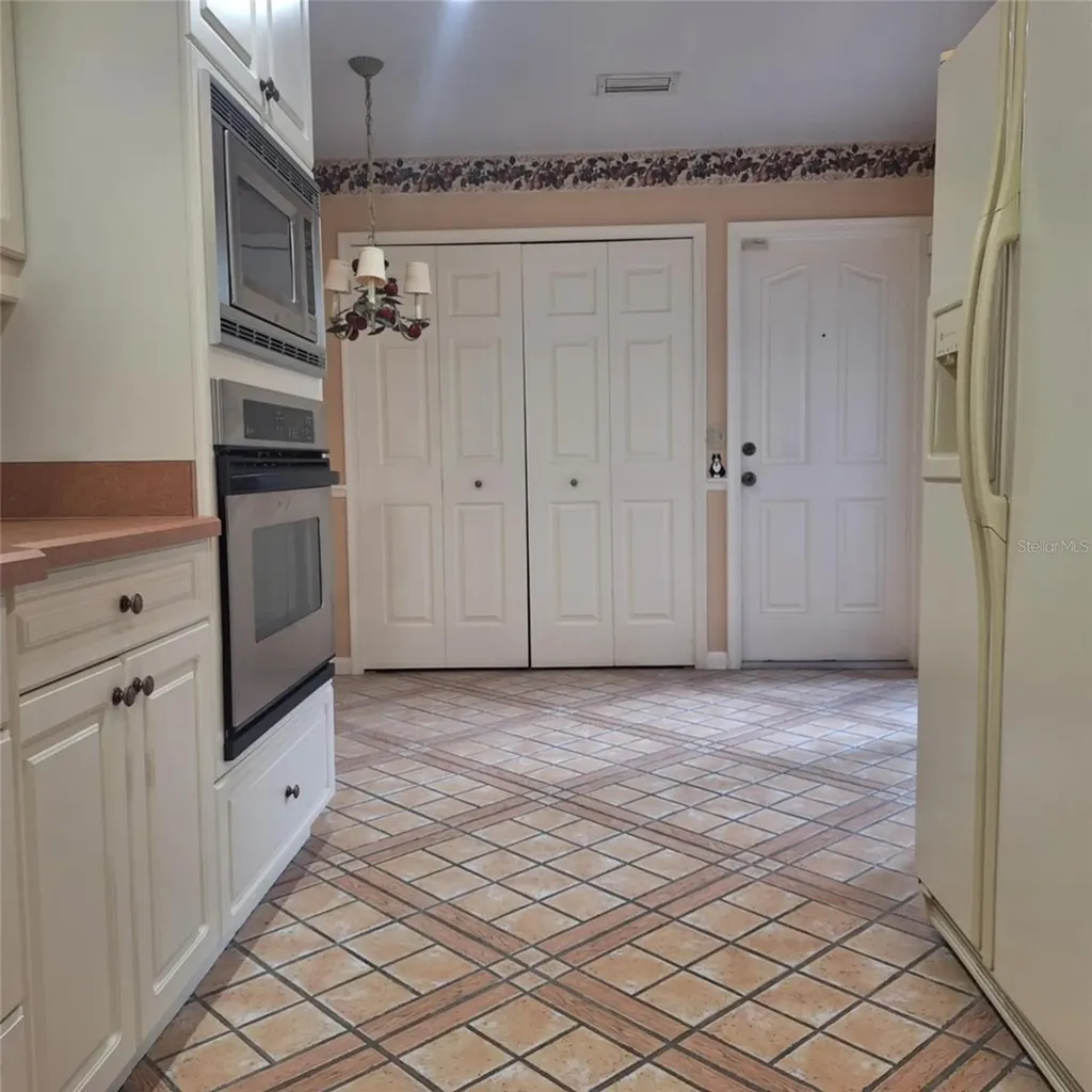 1517 N Carolwood Boulevard Fern Park FL 32730