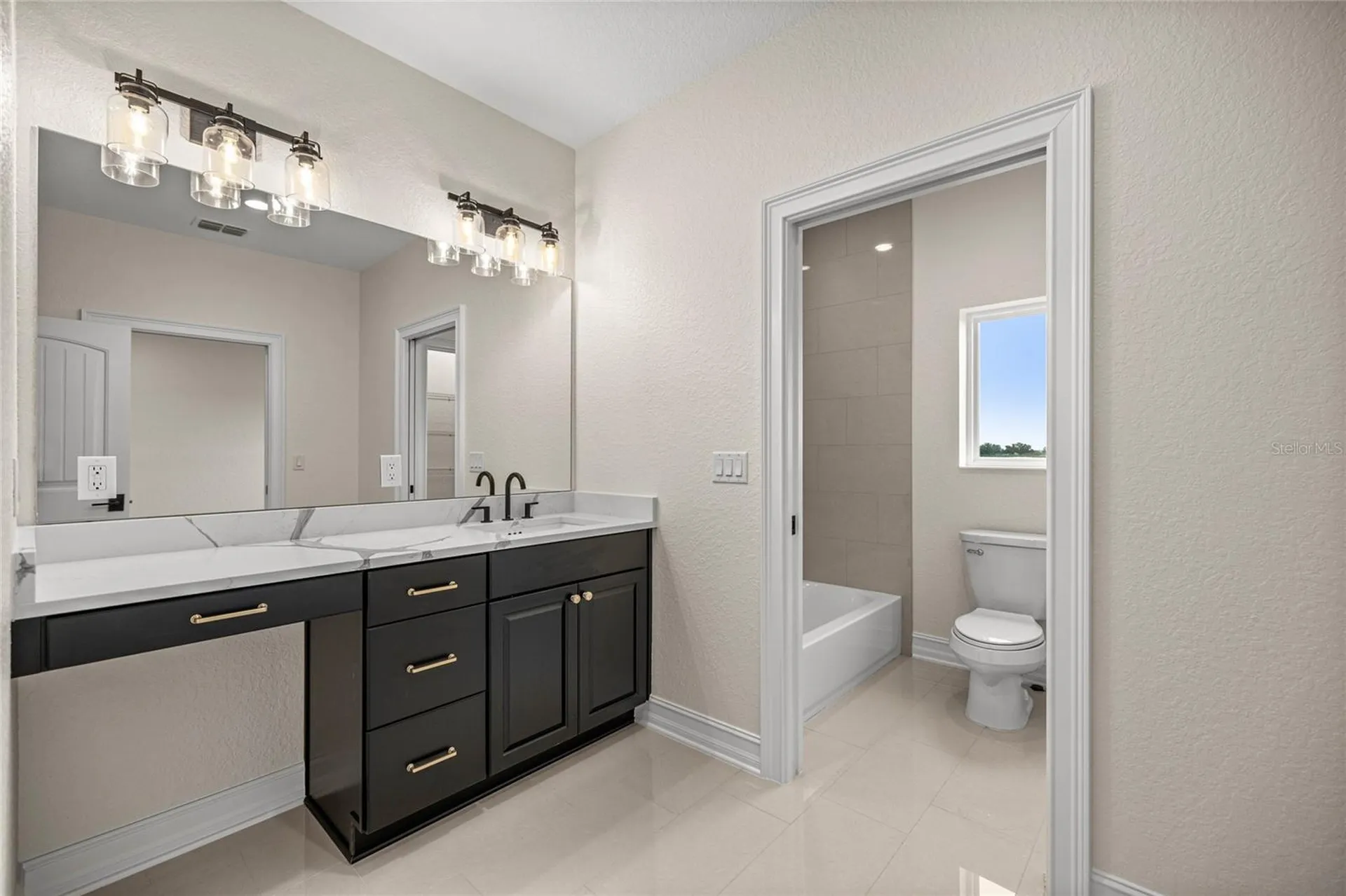 21786 NW 27th Street Morriston FL 32668
