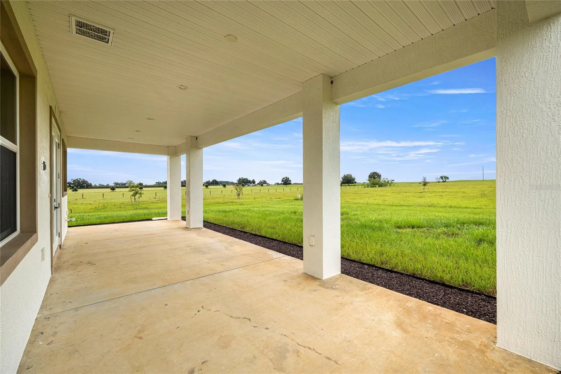 21786 NW 27th Street Morriston FL 32668
