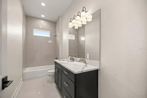21786 NW 27th Street Morriston FL 32668