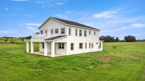 21786 NW 27th Street Morriston FL 32668