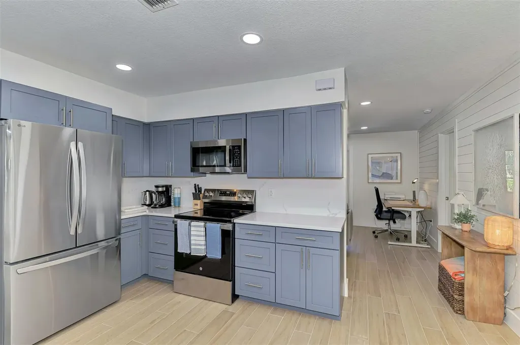 1100 Point Of Rocks Road Sarasota FL 34242