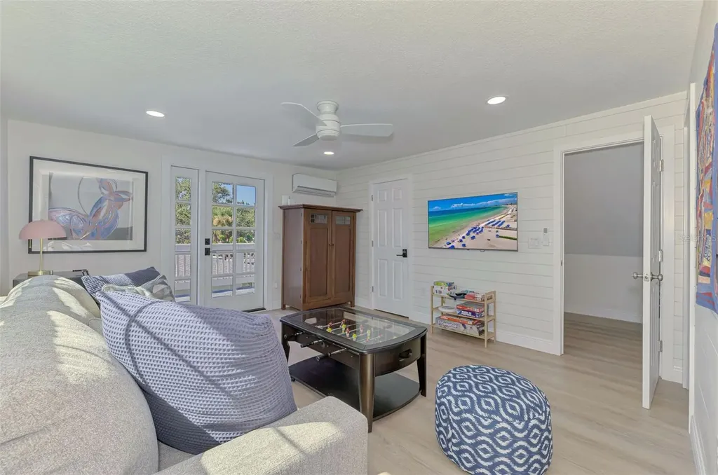 1100 Point Of Rocks Road Sarasota FL 34242