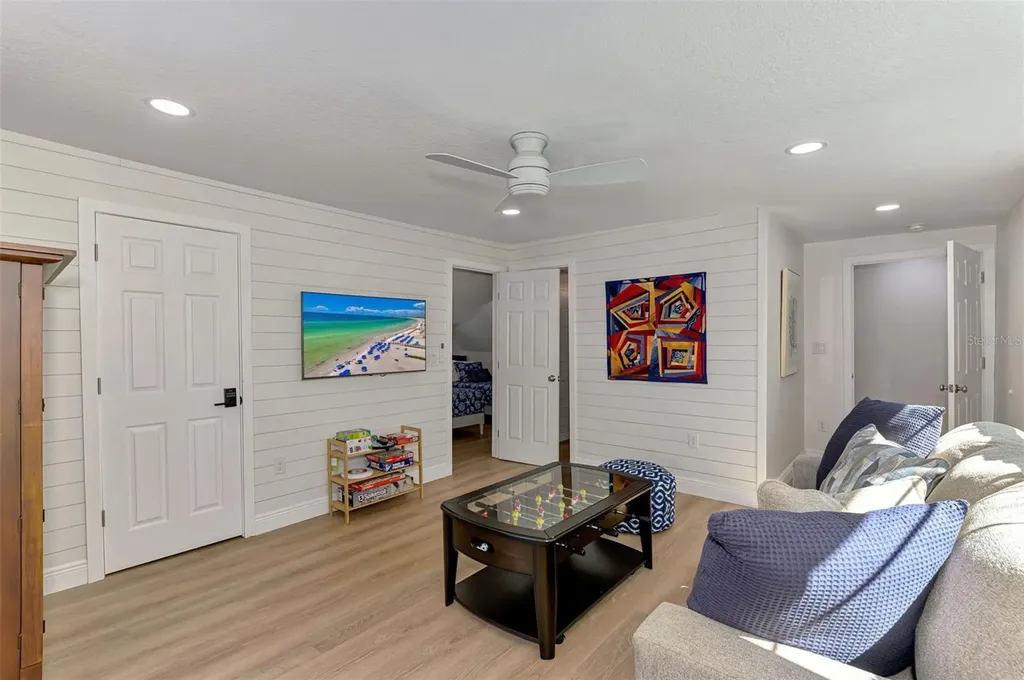 1100 Point Of Rocks Road Sarasota FL 34242
