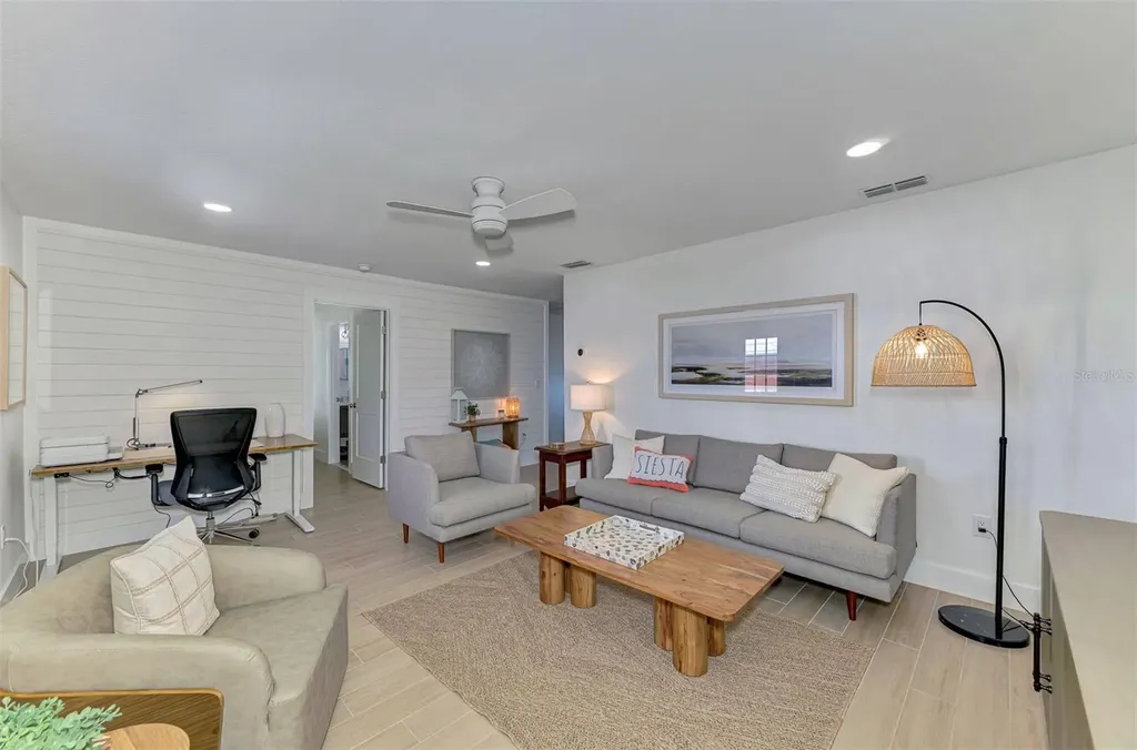 1100 Point Of Rocks Road Sarasota FL 34242