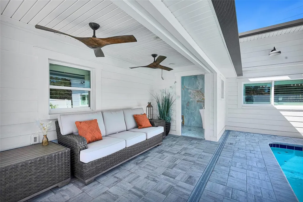 8101 38th Avenue N St Petersburg FL 33710