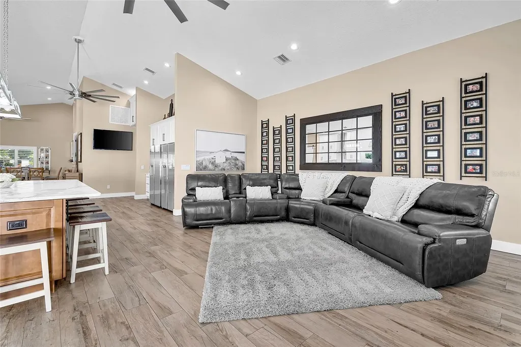 8101 38th Avenue N St Petersburg FL 33710