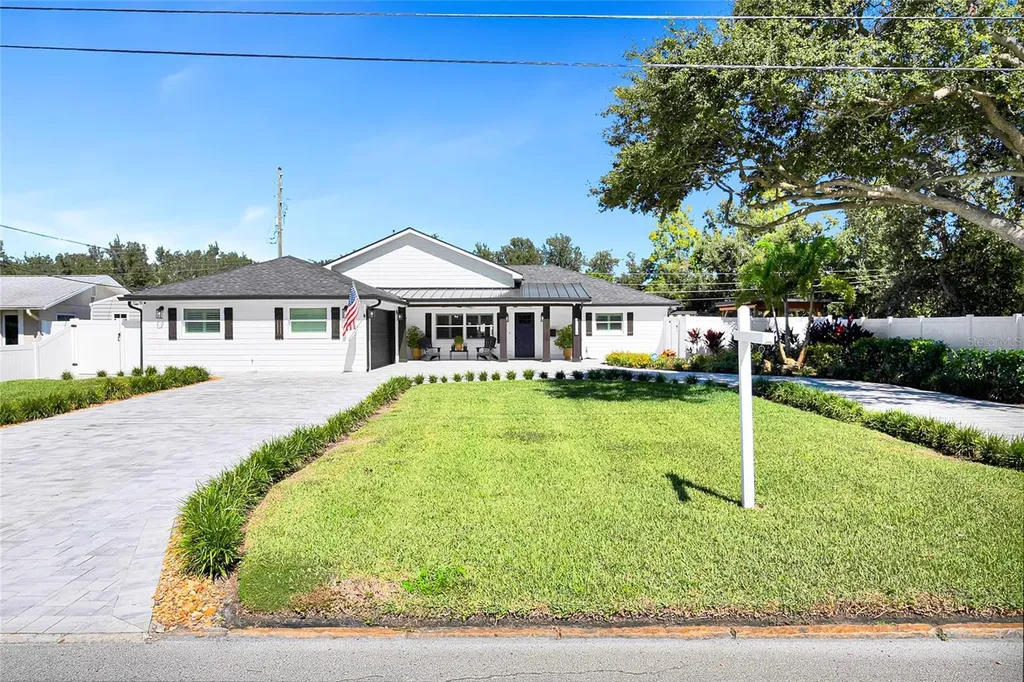 8101 38th Avenue N St Petersburg FL 33710