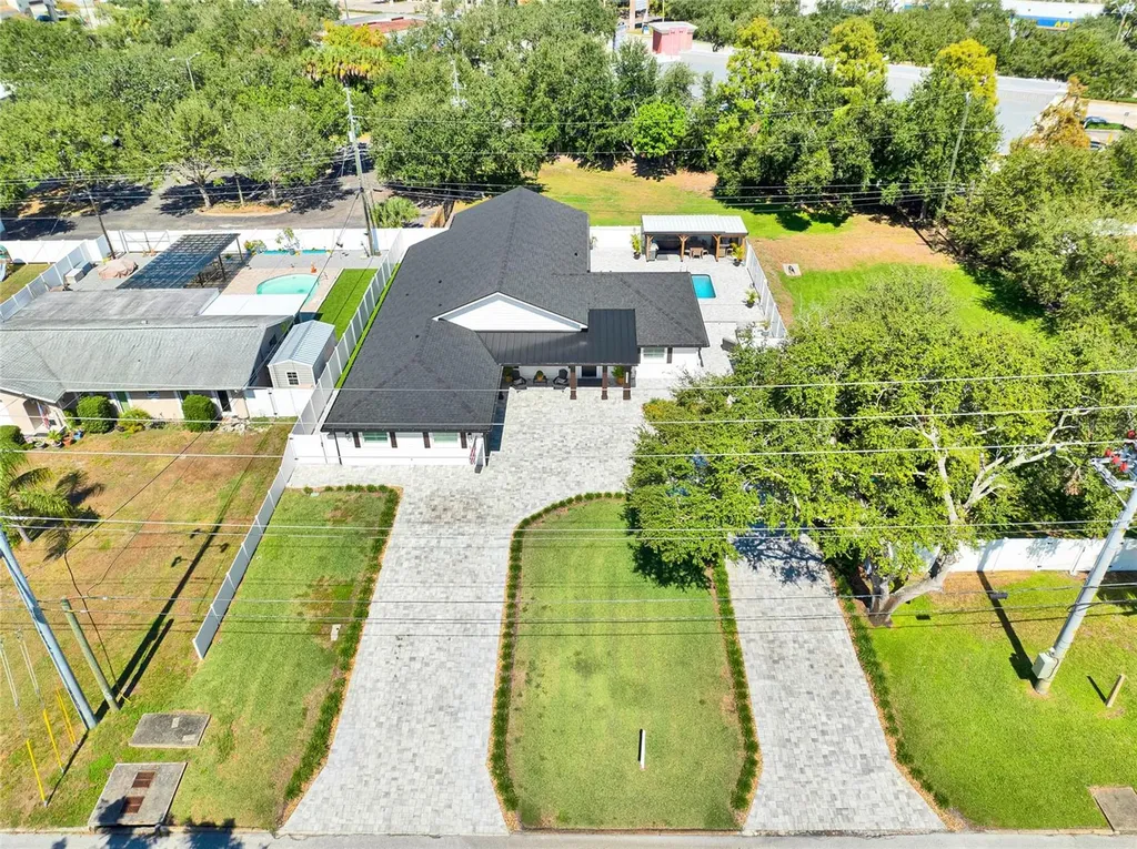 8101 38th Avenue N St Petersburg FL 33710