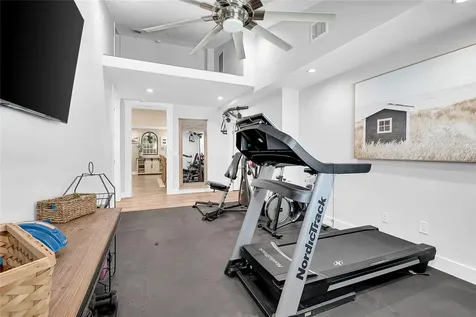 8101 38th Avenue N St Petersburg FL 33710