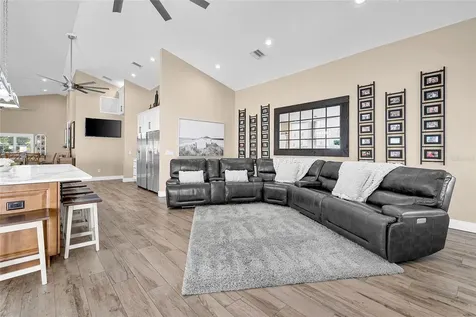 8101 38th Avenue N St Petersburg FL 33710