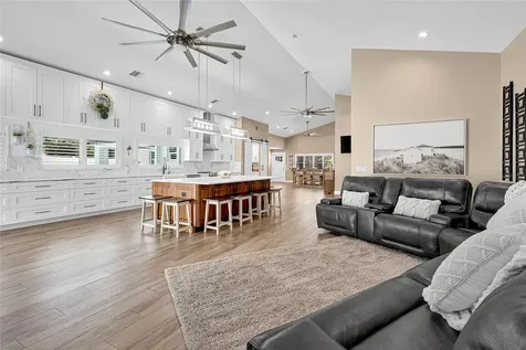 8101 38th Avenue N St Petersburg FL 33710