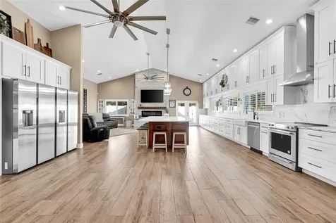 8101 38th Avenue N St Petersburg FL 33710