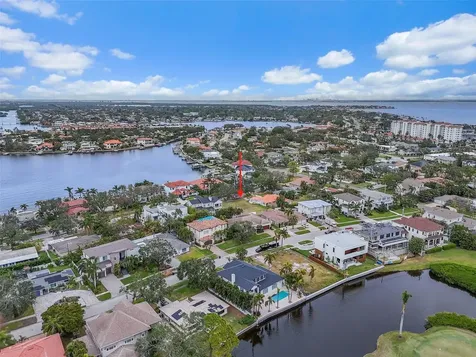 372 Bayview Drive NE St Petersburg FL 33704