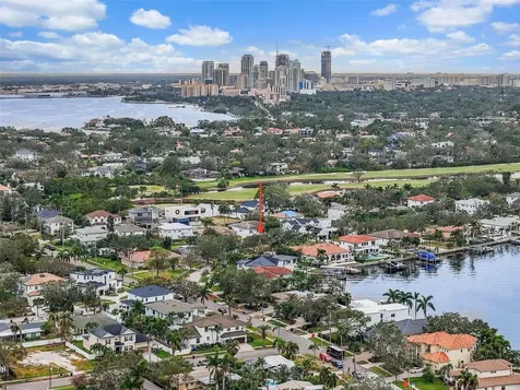 372 Bayview Drive NE St Petersburg FL 33704