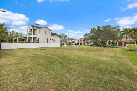 372 Bayview Drive NE St Petersburg FL 33704