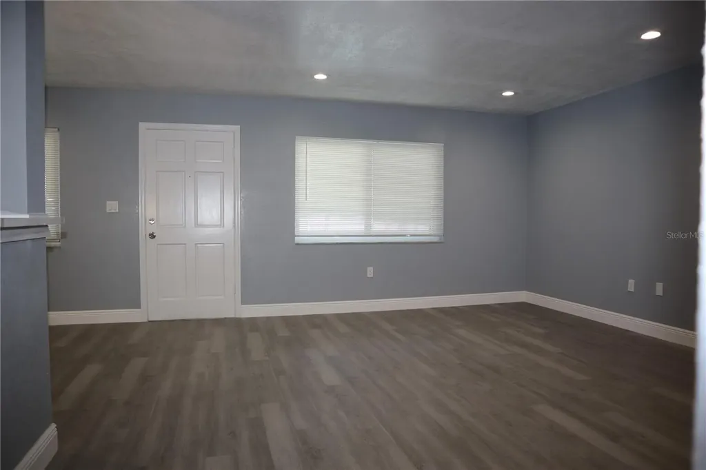 350 79th Avenue N St Petersburg FL 33702