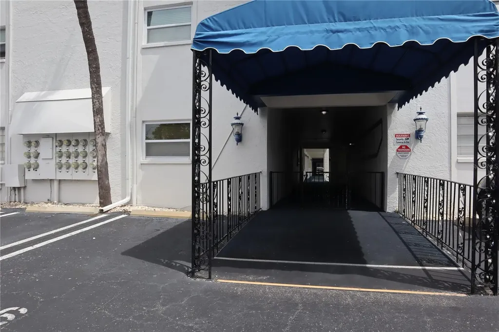 350 79th Avenue N St Petersburg FL 33702