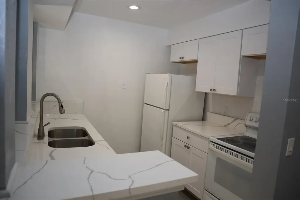 350 79th Avenue N St Petersburg FL 33702