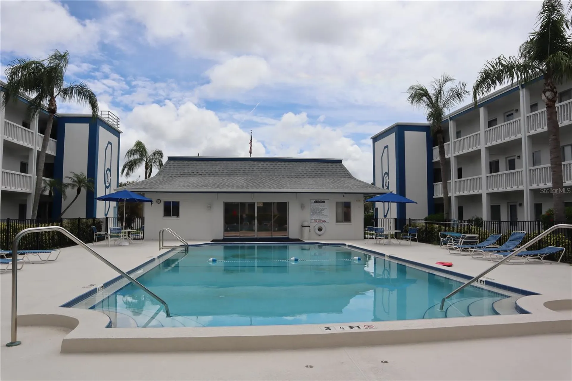 350 79th Avenue N St Petersburg FL 33702