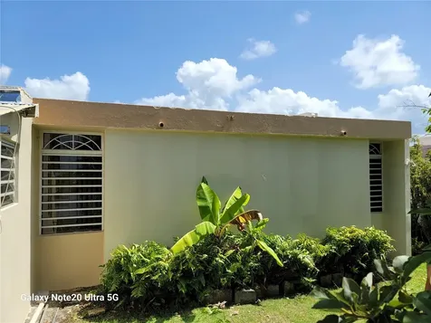 Alturas De Rio Grande NE Calle 24 Rio Grande PR 00745