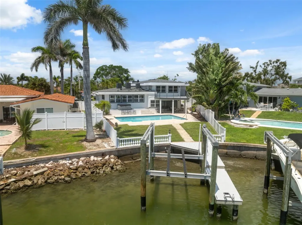 900 79th Street S St Petersburg FL 33707