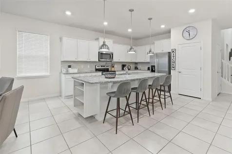 2070 Lelani Circle Davenport FL 33897