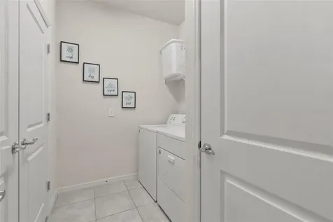 2070 Lelani Circle Davenport FL 33897