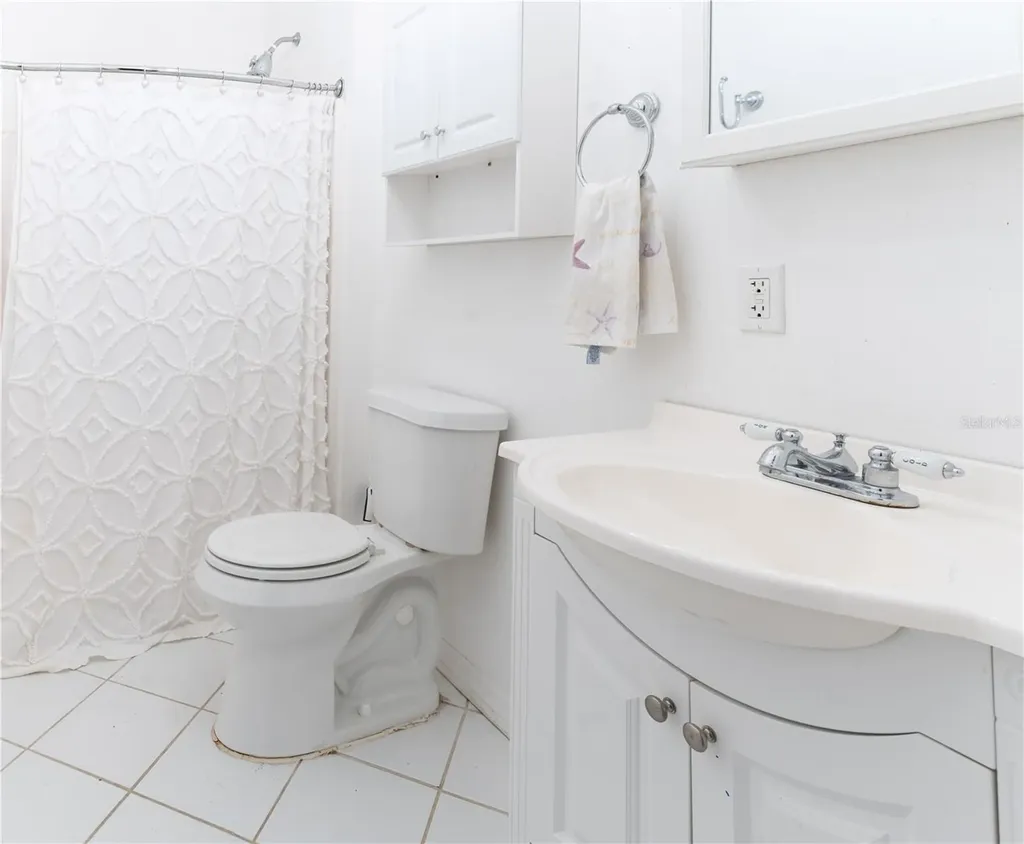 300 Garden Lane Sarasota FL 34242