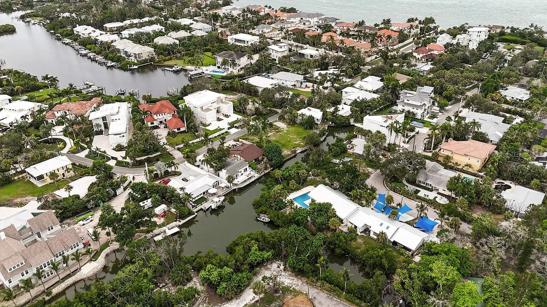 300 Garden Lane Sarasota FL 34242