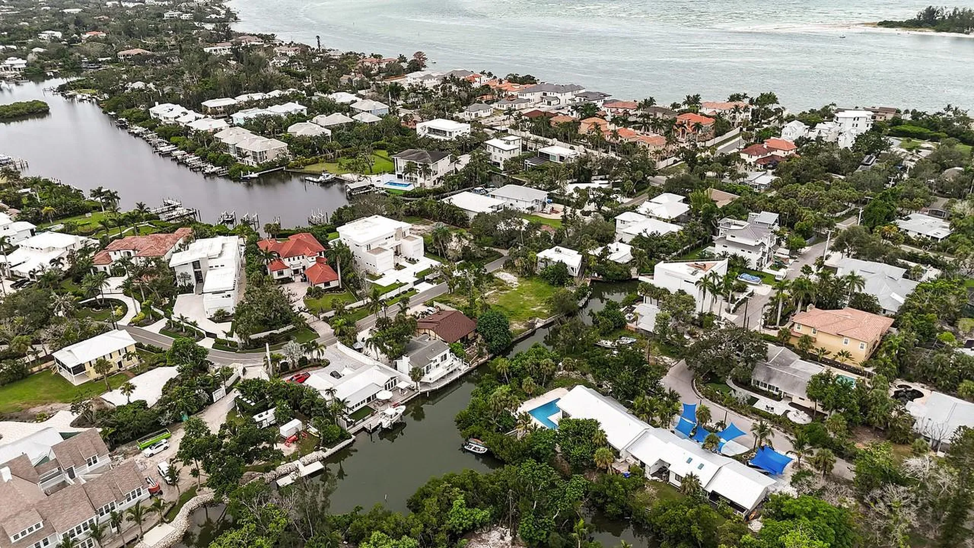 300 Garden Lane Sarasota FL 34242