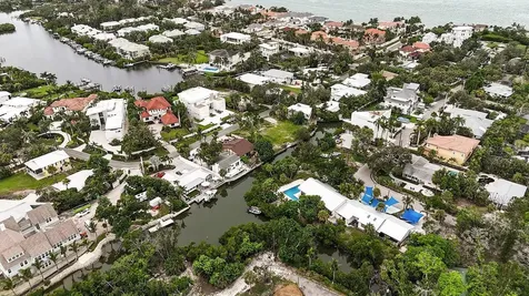 300 Garden Lane Sarasota FL 34242