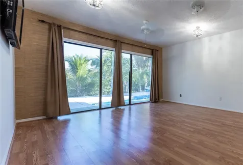 300 Garden Lane Sarasota FL 34242