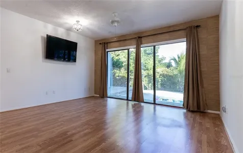 300 Garden Lane Sarasota FL 34242