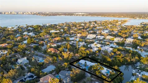 300 Garden Lane Sarasota FL 34242