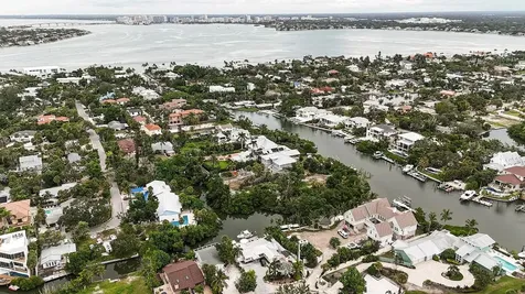 300 Garden Lane Sarasota FL 34242