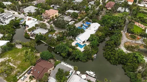 300 Garden Lane Sarasota FL 34242