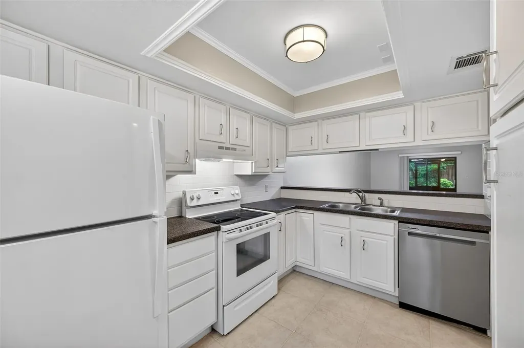 39650 Us Highway 19 N Tarpon Springs FL 34689