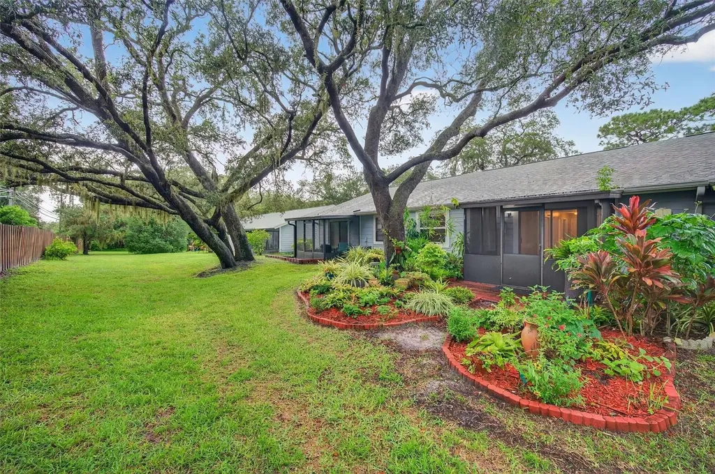 39650 Us Highway 19 N Tarpon Springs FL 34689