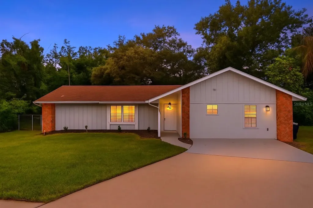 1870 Highness Court Orlando FL 32810